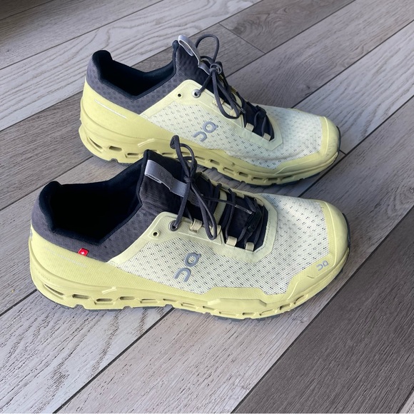 ON Running Green Sneakers - Picture 2 of 8